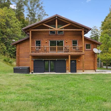 Hot Tub Fire Pit Game Room Theater Easy Access Sleeps 12 - Black Bear Lodge Pigeon Forge Exterior photo
