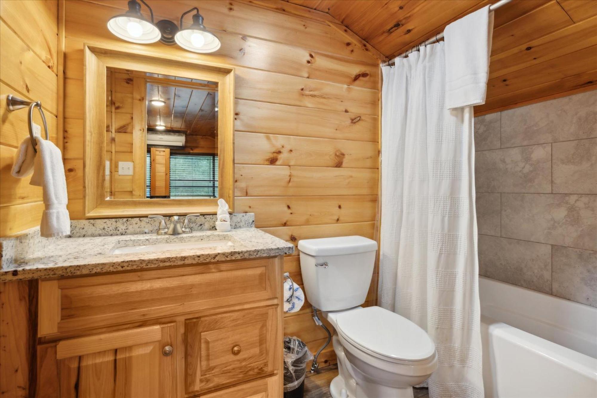Hot Tub Fire Pit Game Room Theater Easy Access Sleeps 12 - Black Bear Lodge Pigeon Forge Exterior photo
